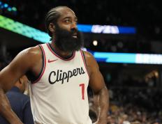 关于哈登回归赛场，突破纪录首场状态亮眼，G2观众沸腾！的信息