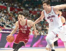 包含赛地聚焦：NBA季后赛赛前热度飙升；浙江队防线松动；球迷炸锅；身体对抗强度拉满的词条