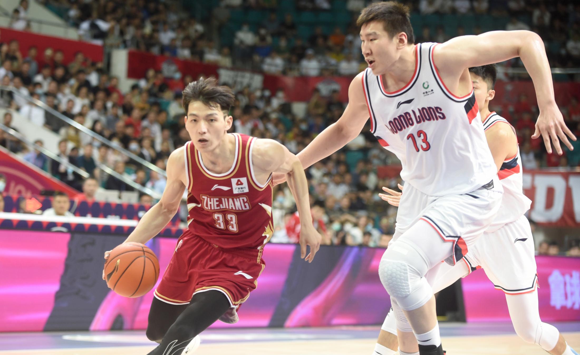 包含赛地聚焦：NBA季后赛赛前热度飙升；浙江队防线松动；球迷炸锅；身体对抗强度拉满的词条