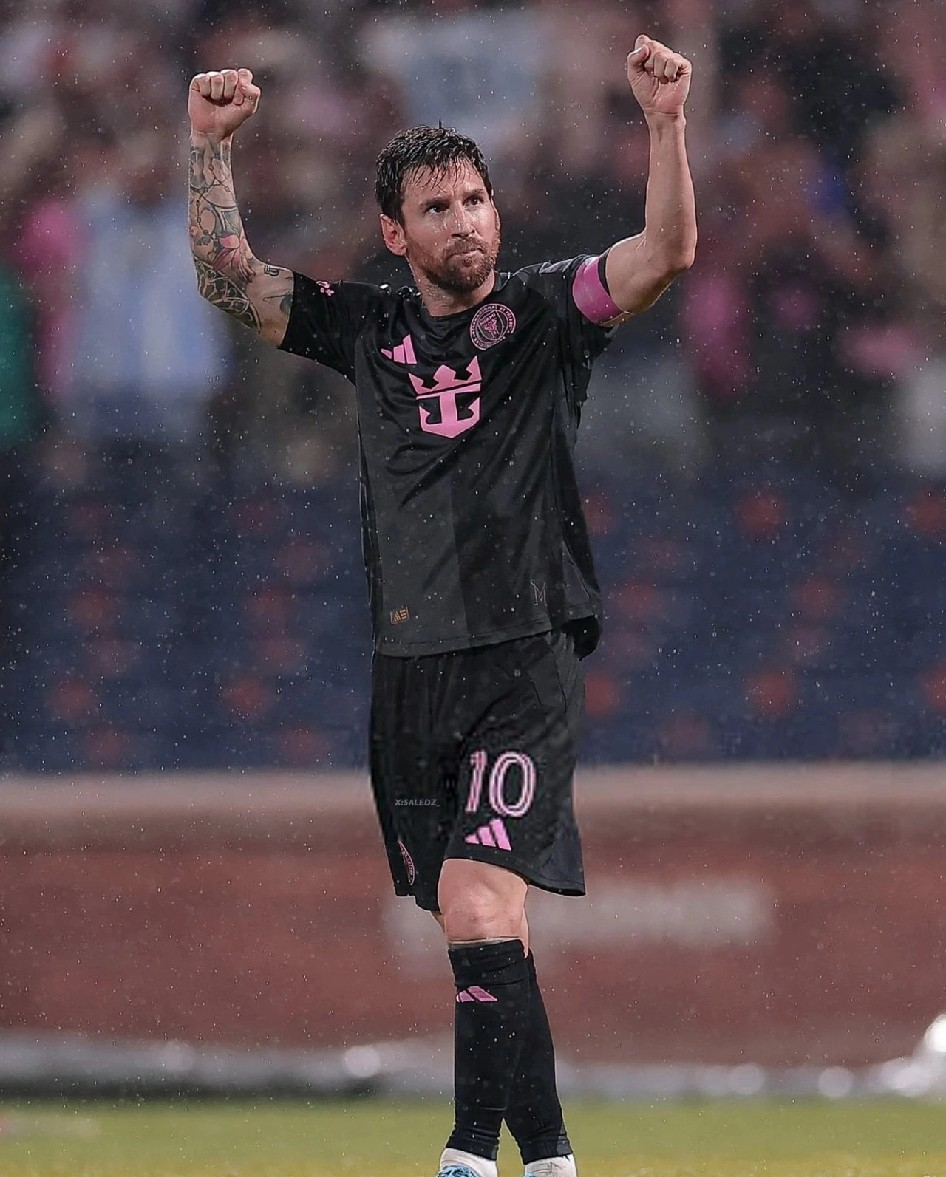 包含梅西迎来三赛季高光表现，瑞士队球迷沸腾！的词条