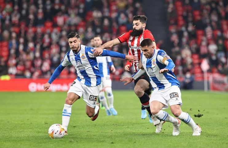 包含莱万多夫斯基遭遇二十连败，G2教练面临压力！的词条